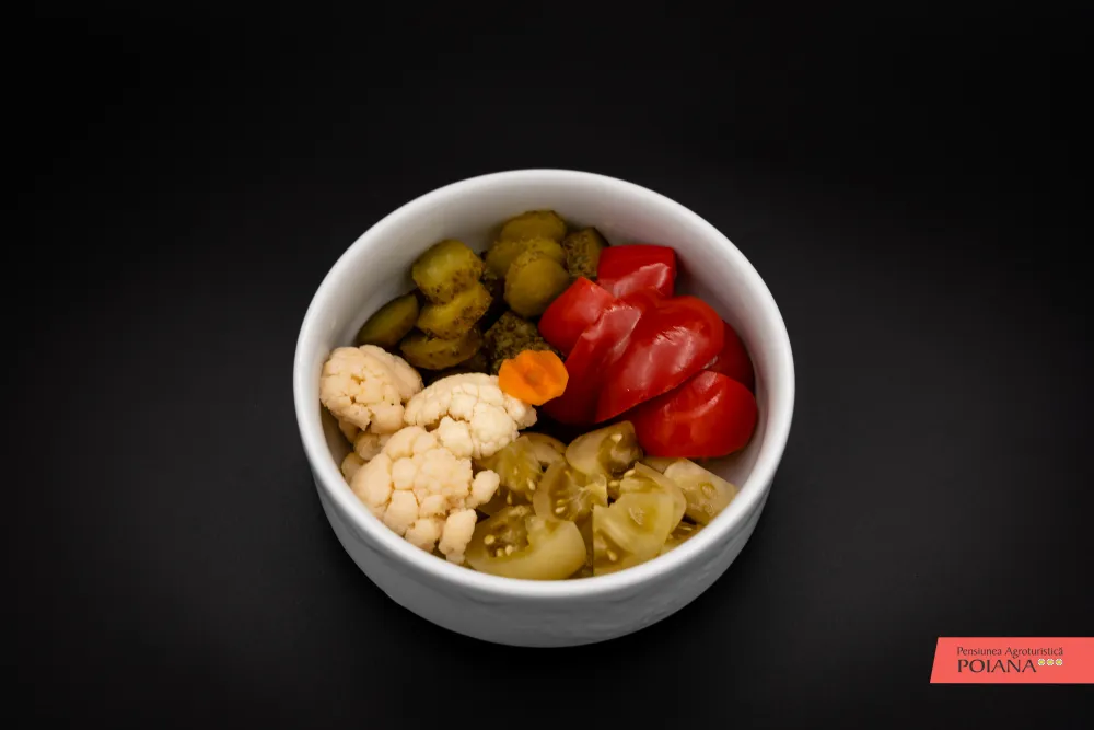 Salată asortată de murături